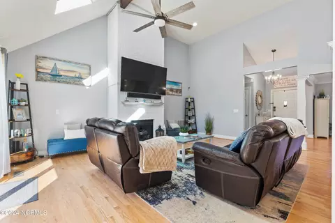 411 Lakeview Dr, Hampstead, NC 28443 photo 13