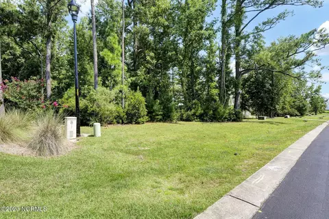311 Aster Pl, Hampstead, NC 28443 photo 9