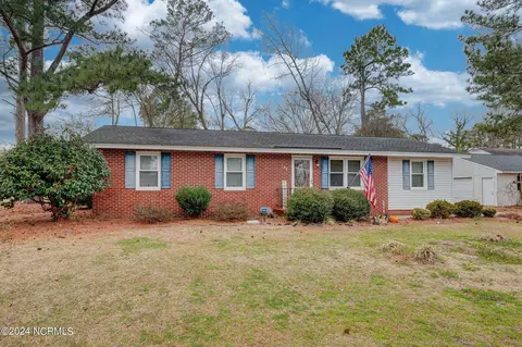 222 Currie St, Wallace, NC 28466