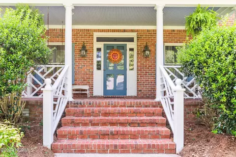 321 Camelia Dr, Washington, NC 27889