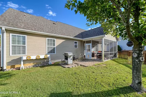 Exterior - 109 E Stockton Pl, Hampstead, NC 28443 photo 13 of 19
