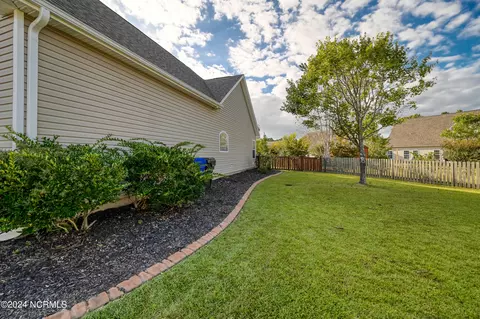 Exterior - 109 E Stockton Pl, Hampstead, NC 28443 photo 17 of 19