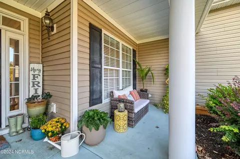 Exterior - 109 E Stockton Pl, Hampstead, NC 28443 photo 6 of 19