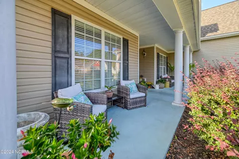 Exterior - 109 E Stockton Pl, Hampstead, NC 28443 photo 7 of 19