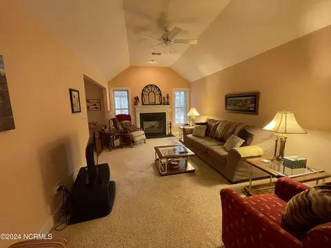 Living - 103 Fair Oaks Rd, Chocowinity, NC 27817 photo 3 of 4
