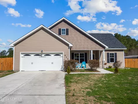 410 Old Stage Rd, Richlands, NC 28574