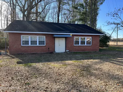 301 S Asbury Church Rd, Washington, NC 27889