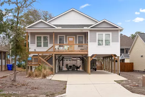 220 NE 54th St, Oak Island, NC 28465