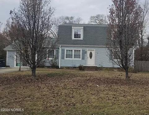 206 Estate Dr, Jacksonville, NC 28540