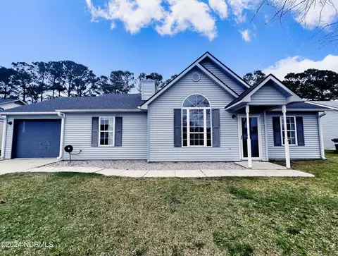 325 Running Rd, Jacksonville, NC 28546