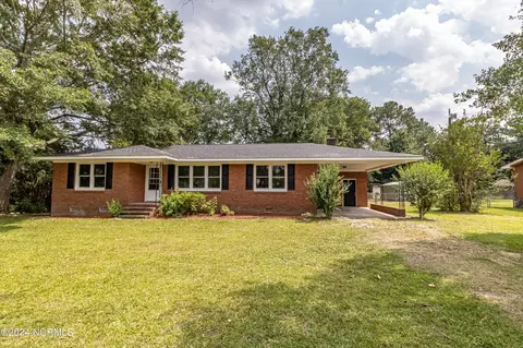 3533 Dobbs Farm Rd, Kinston, NC 28504