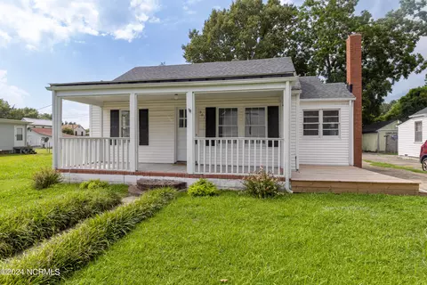 907 Johnston St, Edenton, NC 27932