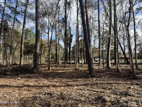 330 Glenburnie Dr, New Bern, NC 28560