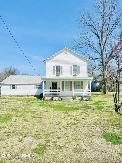 206 Trent St, Pollocksville, NC 28573