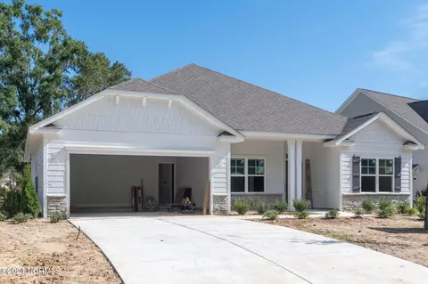 149 Firethorn Cir, Wallace, NC 28466