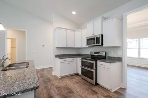 Kitchen - 149 Firethorn Cir, Wallace, NC 28466 photo 3 of 5