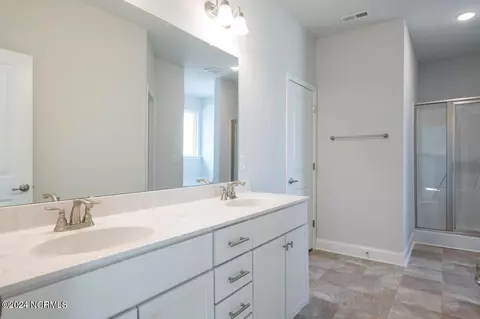 Bath - 149 Firethorn Cir, Wallace, NC 28466 photo 1 of 3