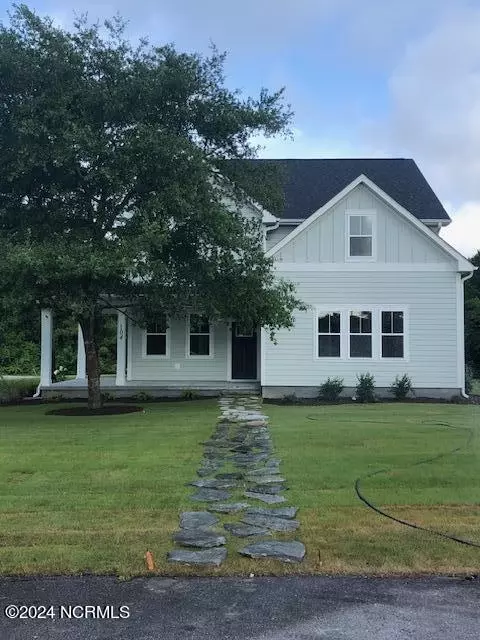 104 Watchtower Ln, Newport, NC 28570