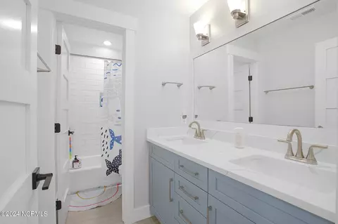 Bath - 174 Colts Holw, Hampstead, NC 28443 photo 5 of 5