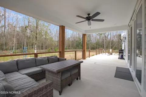 Exterior - 174 Colts Holw, Hampstead, NC 28443 photo 6 of 10