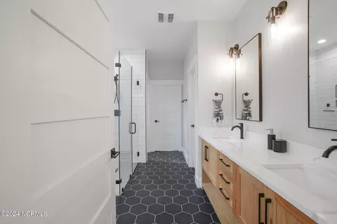 Bath - 174 Colts Holw, Hampstead, NC 28443 photo 1 of 5