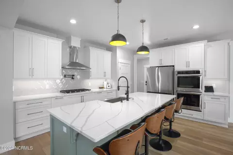 Kitchen - 174 Colts Holw, Hampstead, NC 28443 photo 5 of 8