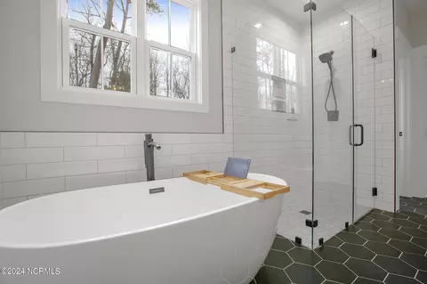 Bath - 174 Colts Holw, Hampstead, NC 28443 photo 4 of 5