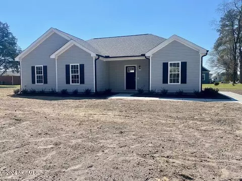 304 E South St, Fremont, NC 27830