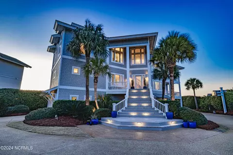9 Beach Rd S, Wilmington, NC 28411