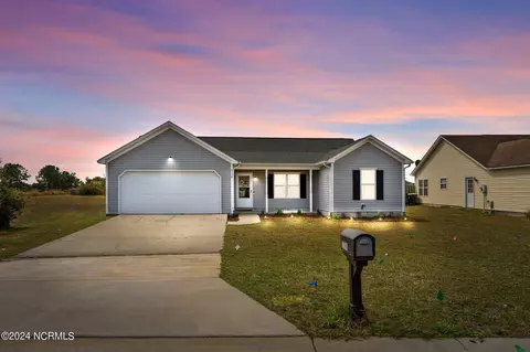 7516 Brittany Lakes Dr, Wilmington, NC 28411