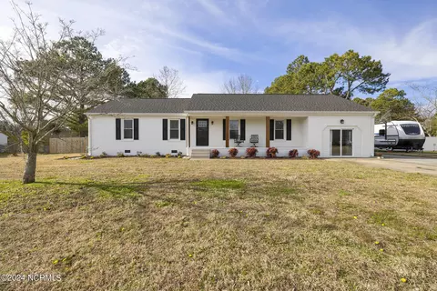 104 Oakdale Dr, Moyock, NC 27958