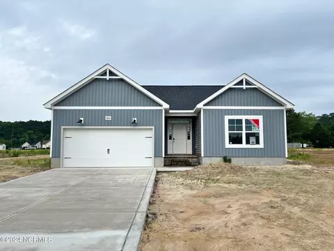 2866 Tucker Hill Dr, Grimesland, NC 27837