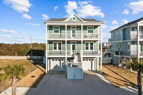 112 Blockade Runner St, Holden Beach, NC 28462
