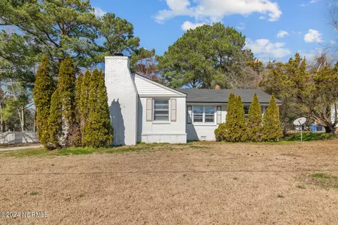 905 River St, Jacksonville, NC 28540