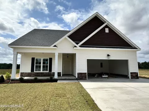 822 Mulligan Dr, Ayden, NC 28513