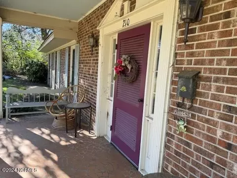 210 E Gray St, Windsor, NC 27983 photo 2