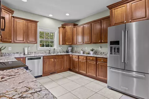 Kitchen - 171 Laurel Oak Ln, Pinebluff, NC 28373 photo 3 of 3