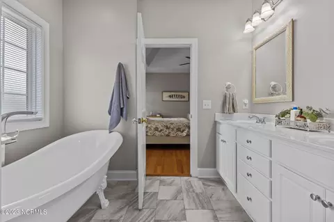 Bath - 171 Laurel Oak Ln, Pinebluff, NC 28373 photo 4 of 5
