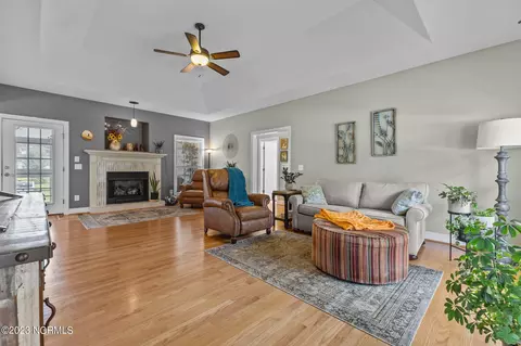 Living - 171 Laurel Oak Ln, Pinebluff, NC 28373 photo 3 of 5
