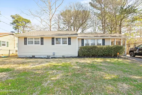 522 Henderson Dr, Jacksonville, NC 28540