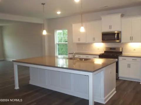 105 Paver Ln, Hampstead, NC 28443 photo 4
