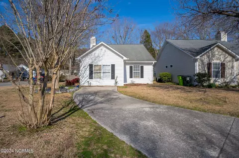 3606 Red Oak Dr, New Bern, NC 28562