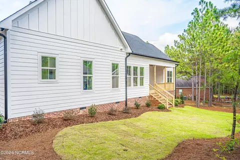 Exterior - 2 Watson Ct, Pinehurst, NC 28374 photo 9 of 15