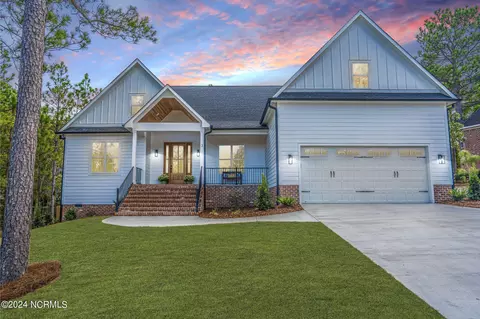 2 Watson Ct, Pinehurst, NC 28374