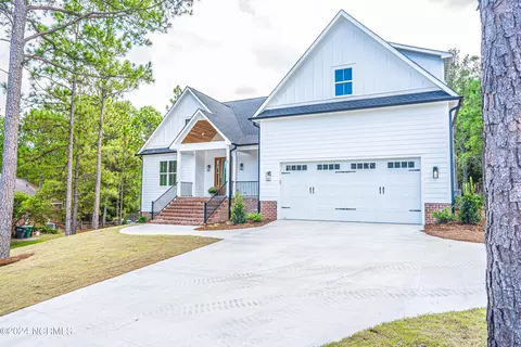 Exterior - 2 Watson Ct, Pinehurst, NC 28374 photo 2 of 15