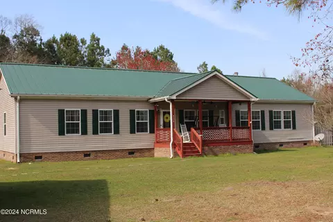 4173 Englishtown Rd, Wallace, NC 28466