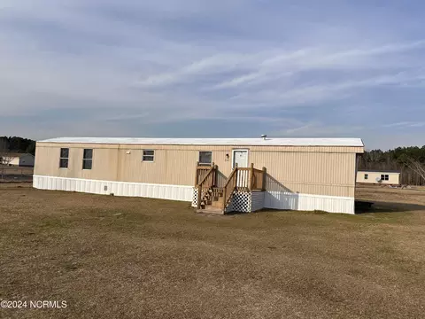 205 Ralph Hunt Blvd, Orrum, NC 28369