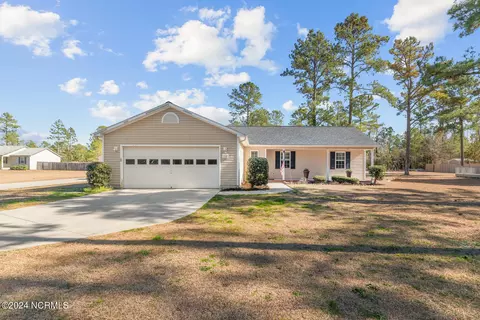 132 Van Riggs Rd, Hubert, NC 28539