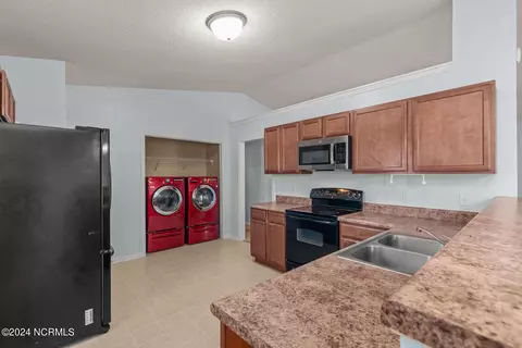 Kitchen - 132 Van Riggs Rd, Hubert, NC 28539 photo 1 of 3