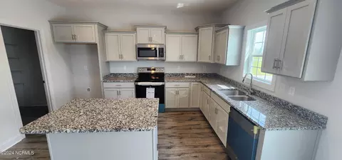 3003 Sharpnose St, New Bern, NC 28562 photo 5